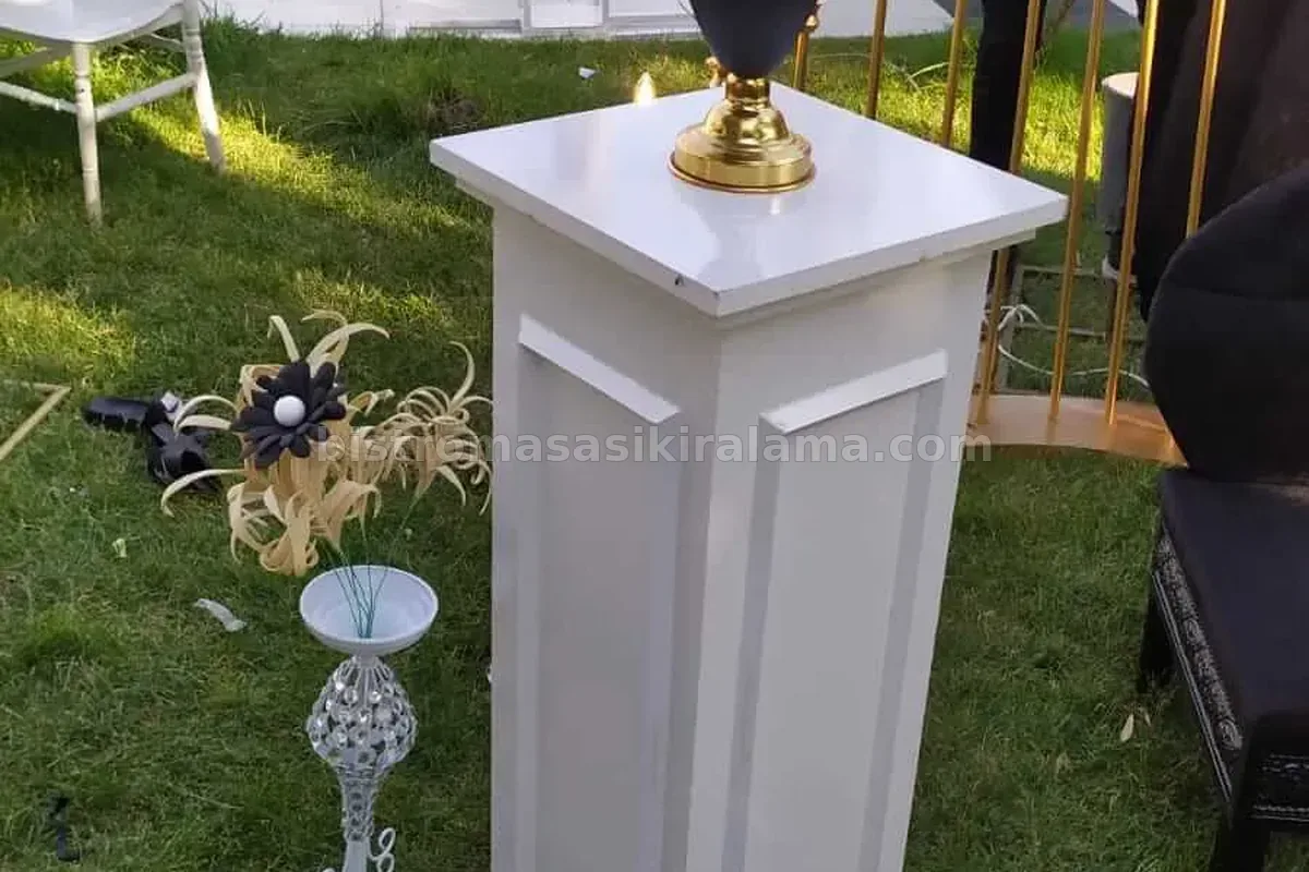 Nişan Lake Masa Cicek Düzeni - Lake Ayna Davet Masası Kiralama