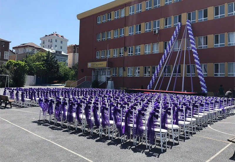 Mezuniyet Organizasyonu Mor Sandalye Dizilimi - Mezuniyet Organizasyonu