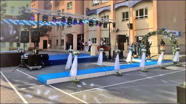 Okul Bahçesi Mezuniyet Töreni Sahne Düzeni - Mezuniyet Organizasyonu